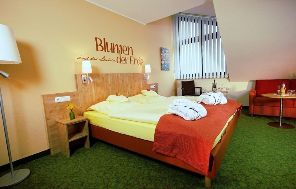 Hotel Und Landgasthof Zum Bockshahn Spessart  Экстерьер фото
