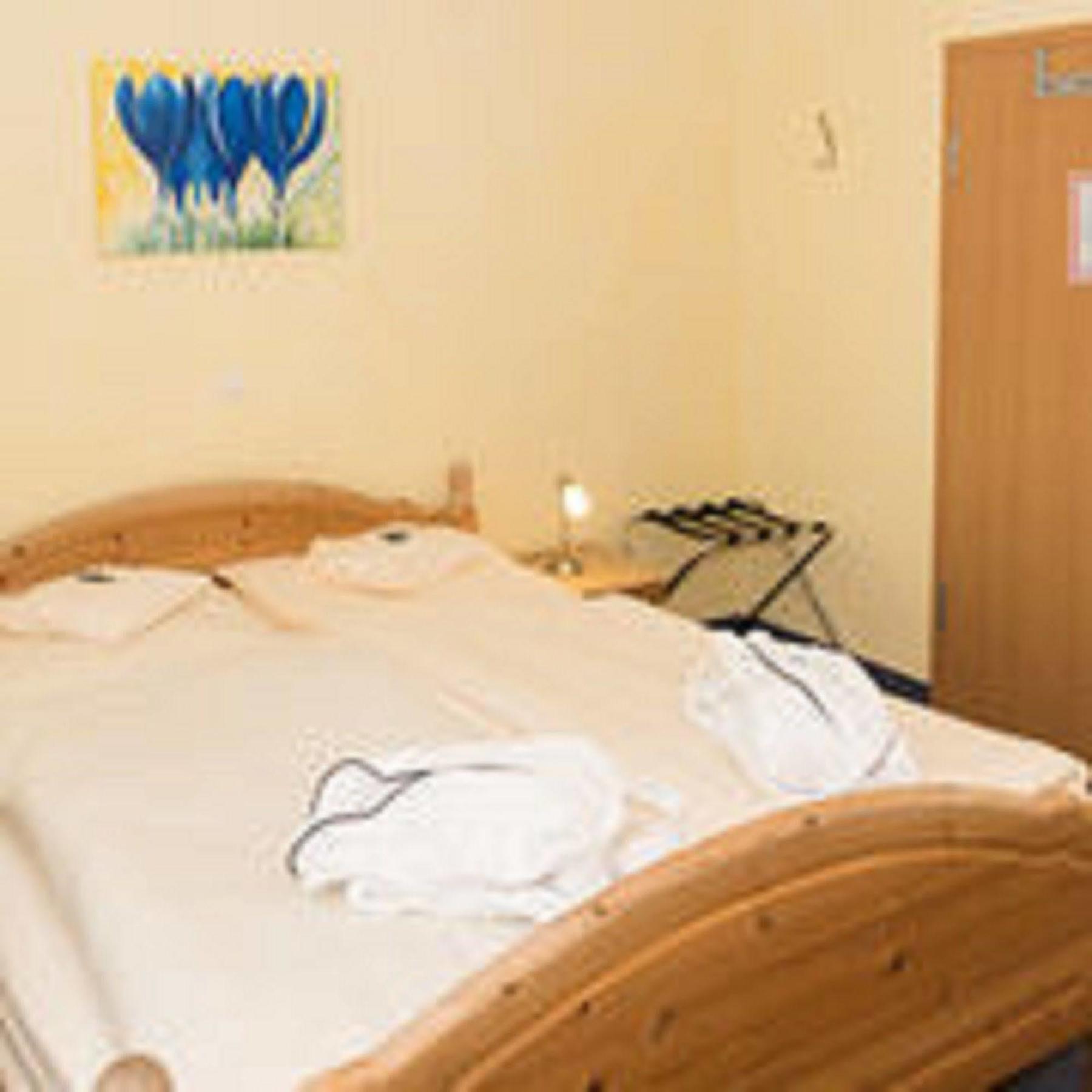 Hotel Und Landgasthof Zum Bockshahn Spessart  Экстерьер фото