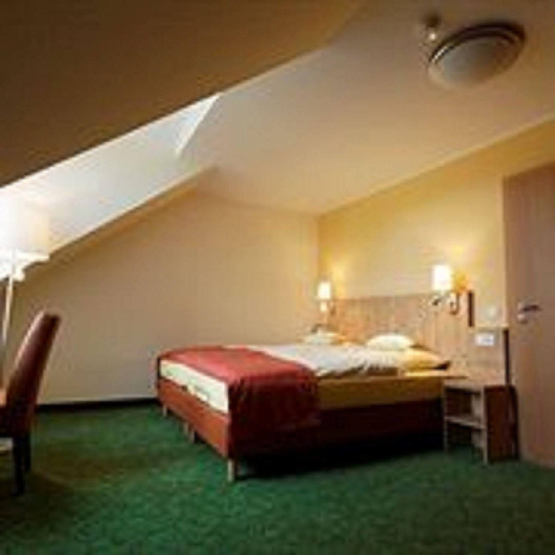 Hotel Und Landgasthof Zum Bockshahn Spessart  Экстерьер фото
